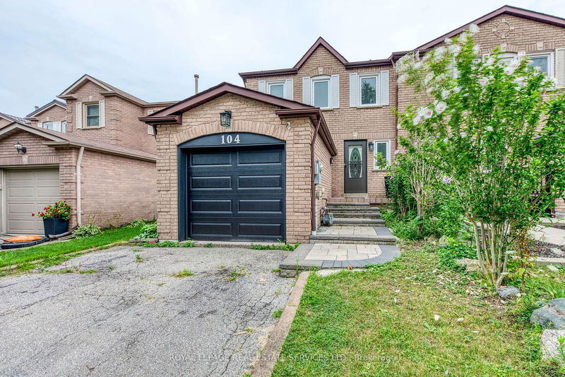 104 Cutters Cres  Brampton, L6Y 4J8 | Image 2