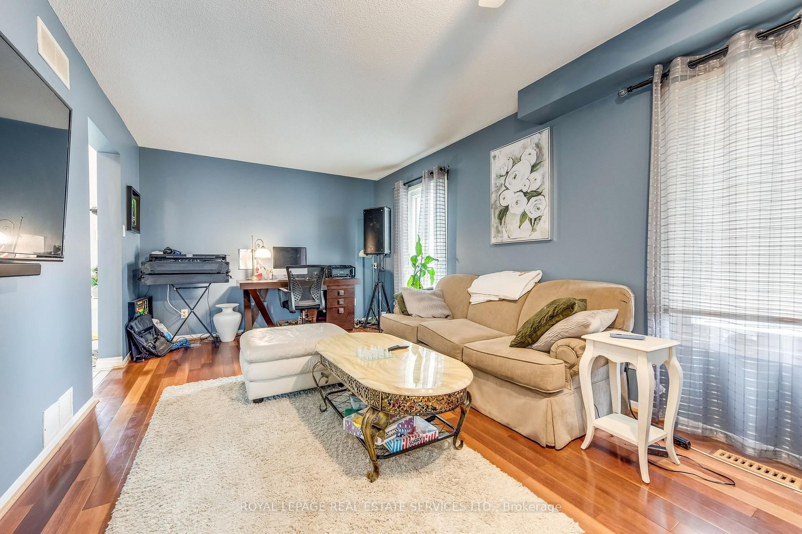 Listing Image 5