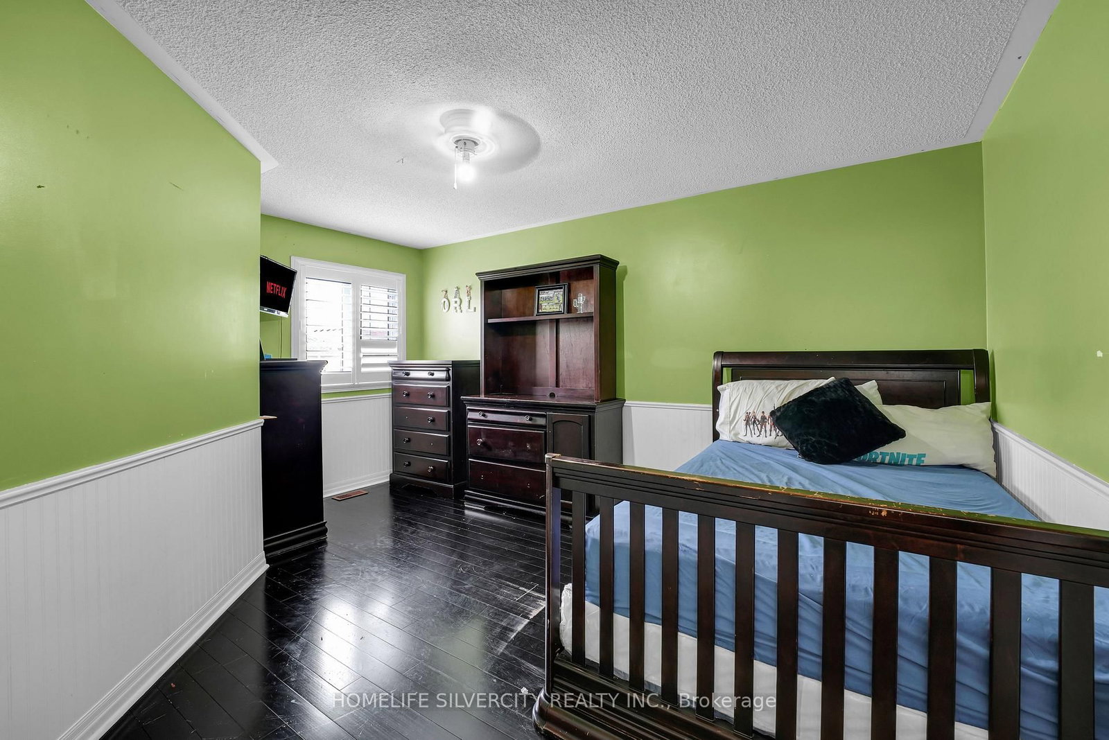Listing Image 10