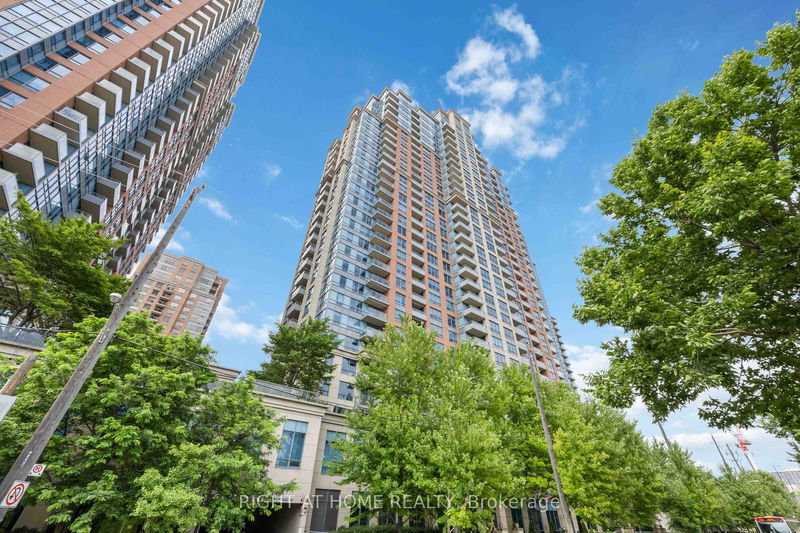 home for sale on 1749-25 Viking Lane
