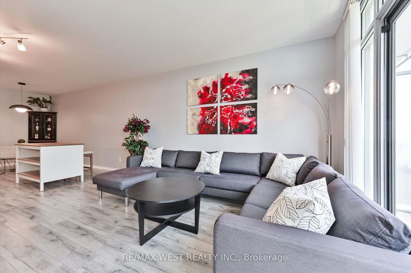  2113 - 103 The Queensway Ave  Toronto, M6S 5B3 | Image 10