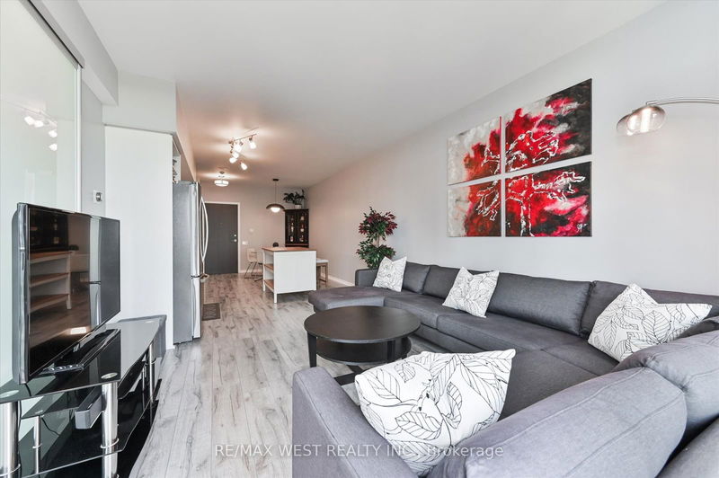  2113 - 103 The Queensway Ave  Toronto, M6S 5B3 | Image 11