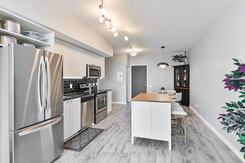  2113 - 103 The Queensway Ave  Toronto, M6S 5B3 | Image 12