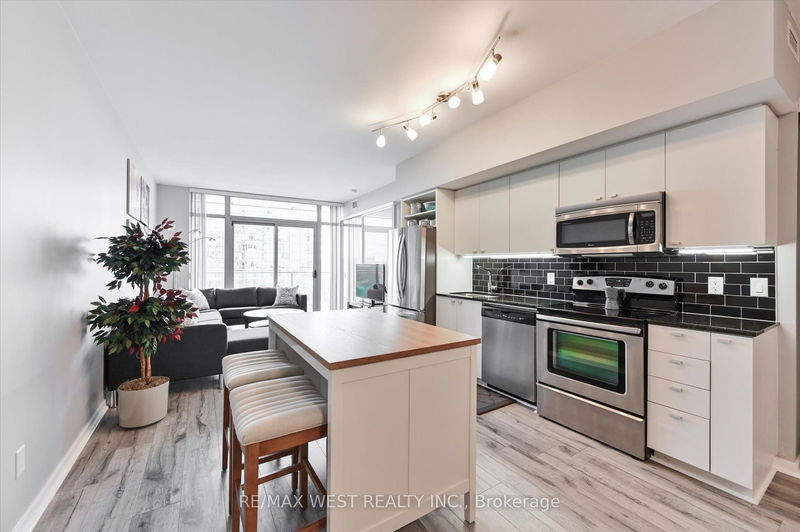  2113 - 103 The Queensway Ave  Toronto, M6S 5B3 | Image 13