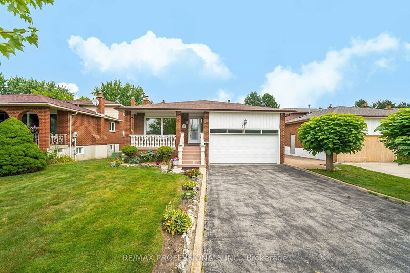 38 Leander St  Brampton, L6S 3M6 | Image 2