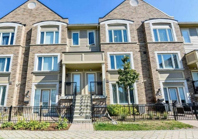 home for lease on 2-3120 Boxford Crescent