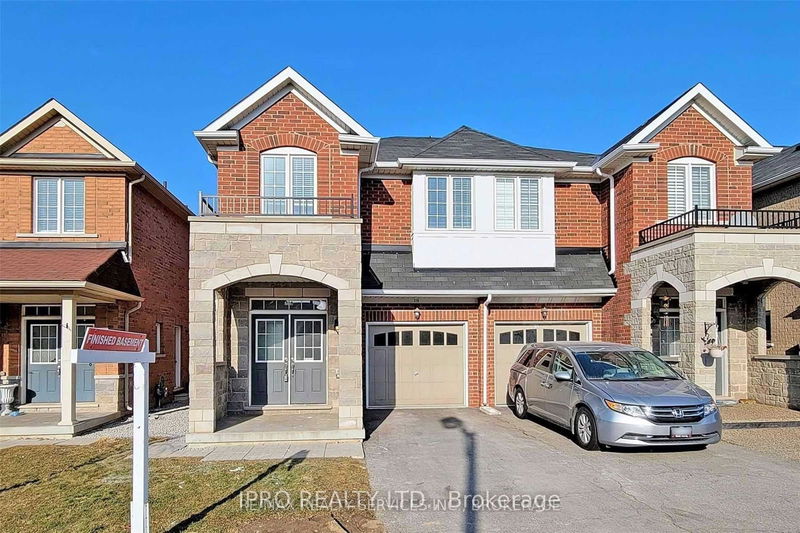 home for lease on Lower-719 Agnew Crescent