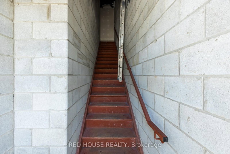 12A - 1235 Queensway E, Mississauga, L4Y 0G4 | Image 2