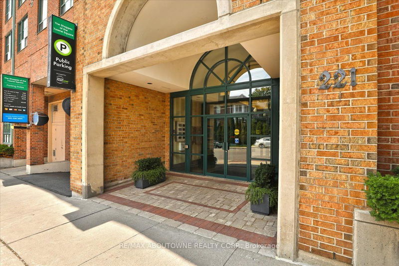  314 - 221 Robinson St  Oakville, L6J 7N9 | Image 2