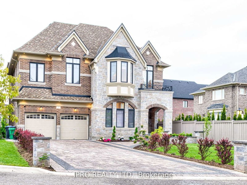 51 Classic Dr  Brampton, L6Y 5H3 | Image 2