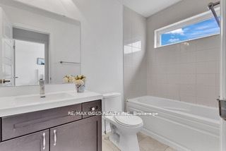 35 Stanley Greene Blvd  Toronto, M3K 1X1 | Image 25