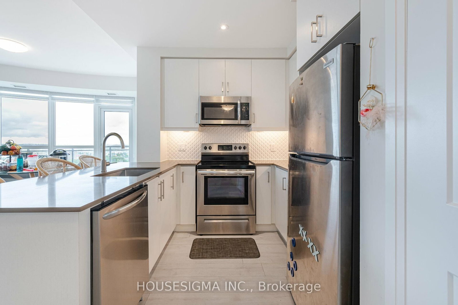 Listing Image 19