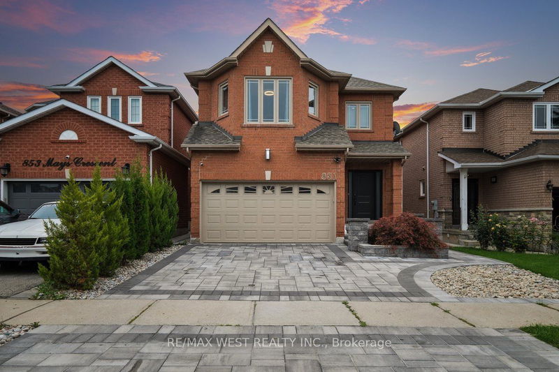 home for sale on 851 Mays Crescent