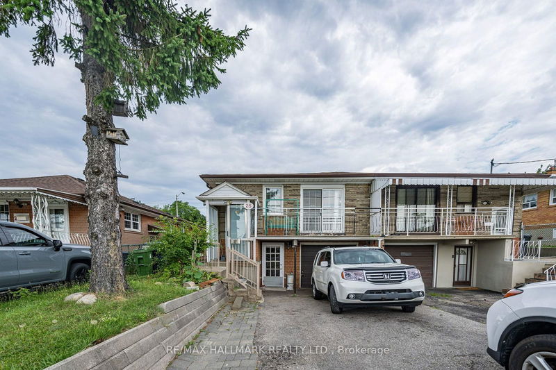 26 Thurrock Rd  Toronto, M3L 1P6 | Image 1