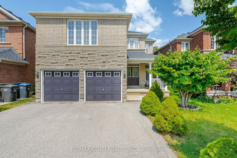 5227 Misty Pine Cres  Mississauga, L5M 8C1 | Image 1