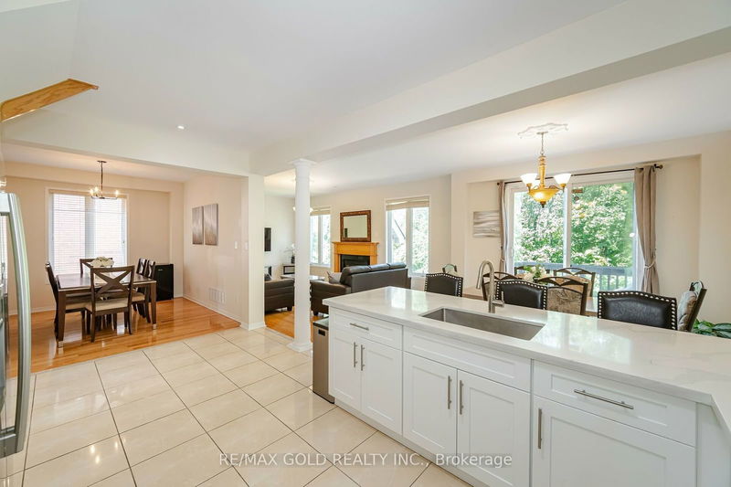 5227 Misty Pine Cres  Mississauga, L5M 8C1 | Image 13