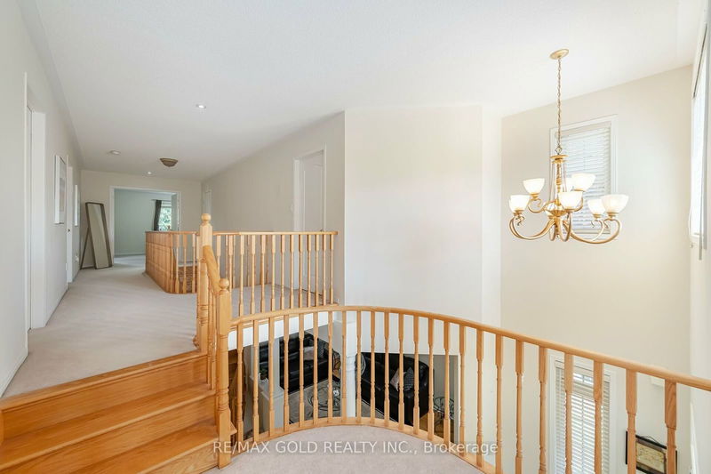 5227 Misty Pine Cres  Mississauga, L5M 8C1 | Image 18