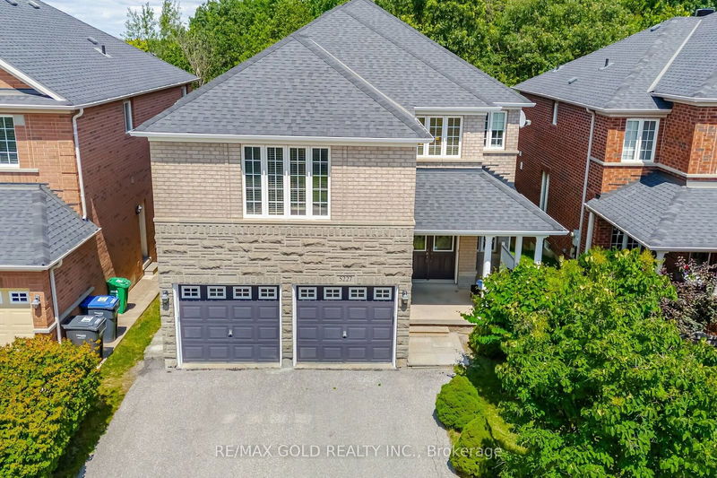 5227 Misty Pine Cres  Mississauga, L5M 8C1 | Image 3