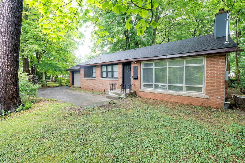 276 Lakeshore Rd W, Oakville, L6K 1E8 | Image 3