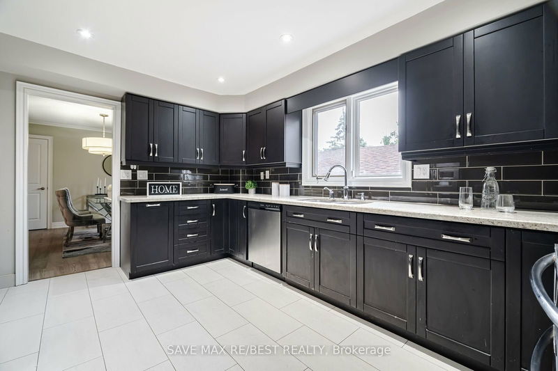 60 Scott St  Brampton, L6V 1S3 | Image 11