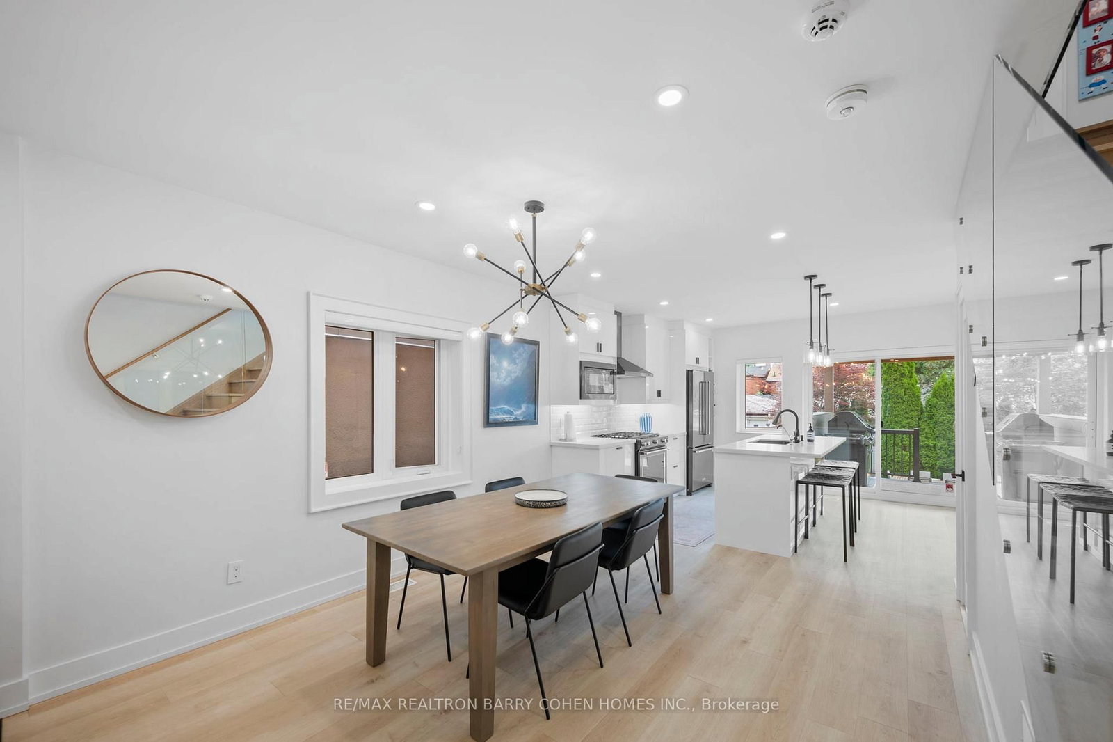 Listing Image 9