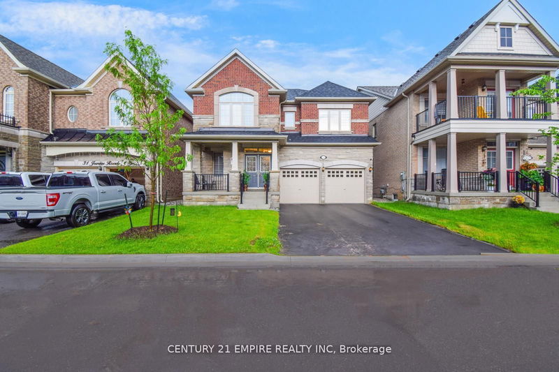 33 Junior Rd  Brampton, L7A 0C3 | Image 2