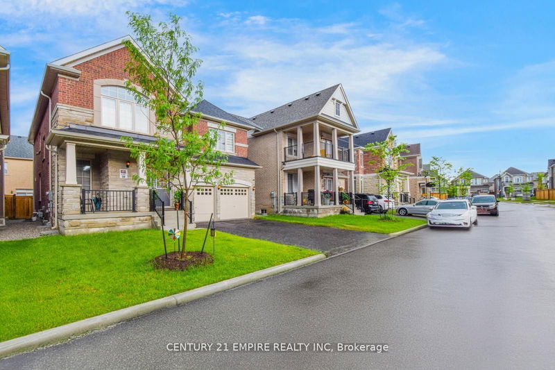 33 Junior Rd  Brampton, L7A 0C3 | Image 3