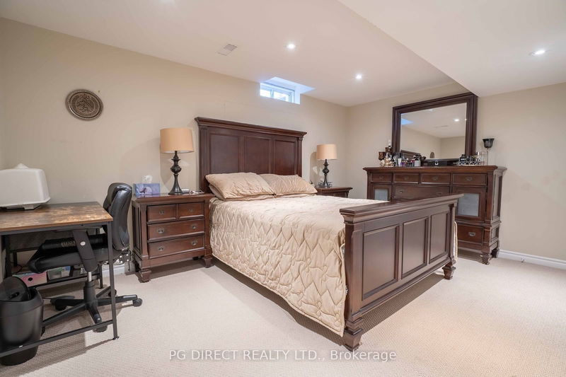 453 Pondview Pl  Oakville, L6H 6S5 | Image 19