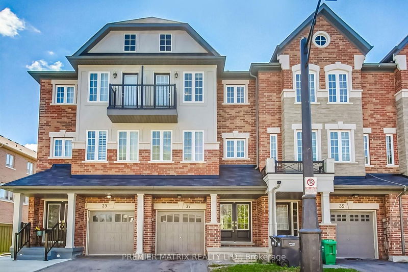 home for lease on 37 Shiff Crescent