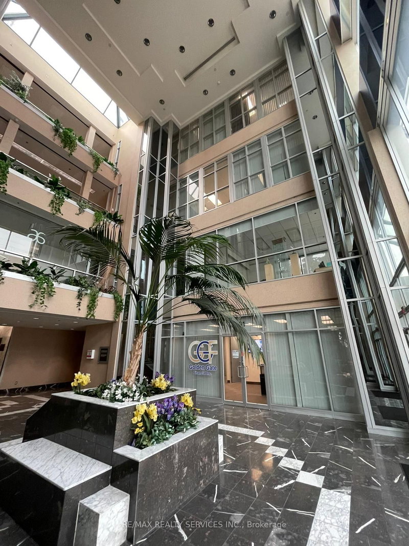 303 - 989 Derry Rd, Mississauga, L5T 2J8 | Image 2