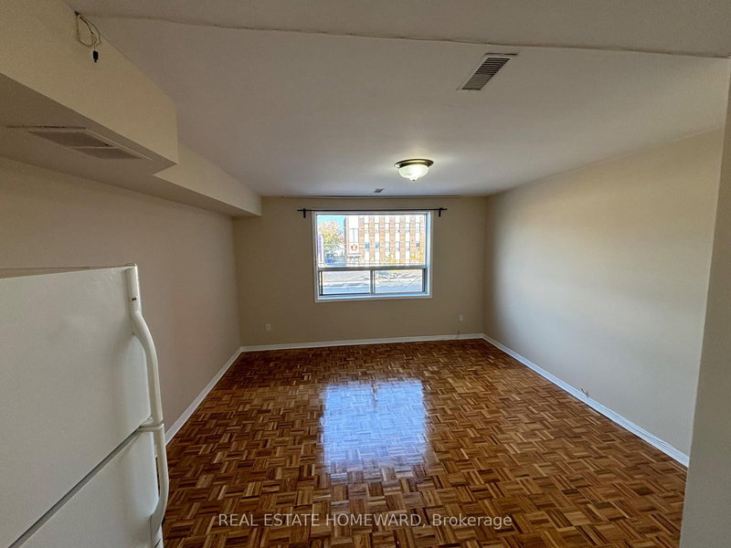 B - 879 Wilson Ave, Toronto, M3K 1E6 | Image 2