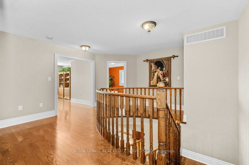 2148 Bingley Cres  Oakville, L6M 0E4 | Image 20