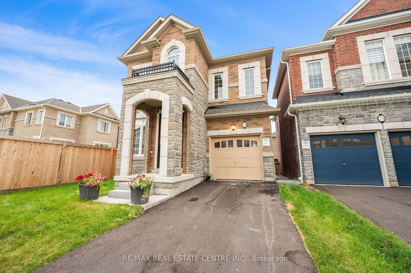 73 Donald Stewart Rd  Brampton, L7A 4S4 | Image 2