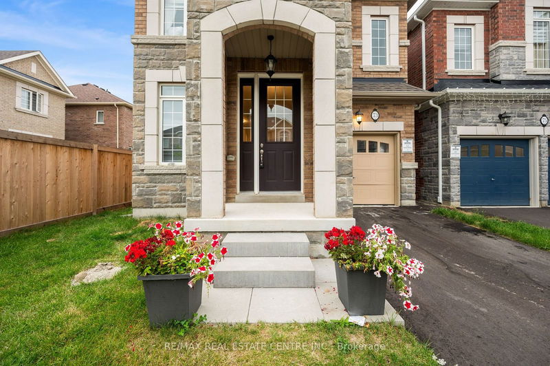 73 Donald Stewart Rd  Brampton, L7A 4S4 | Image 3