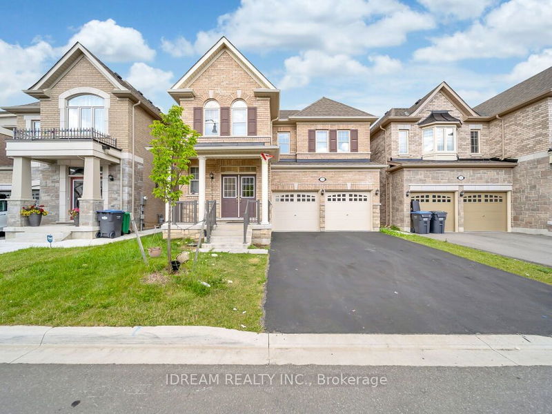 20 Matterhorn Rd  Brampton, L7A 5A4 | Image 2