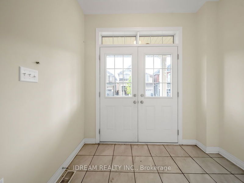 20 Matterhorn Rd  Brampton, L7A 5A4 | Image 4