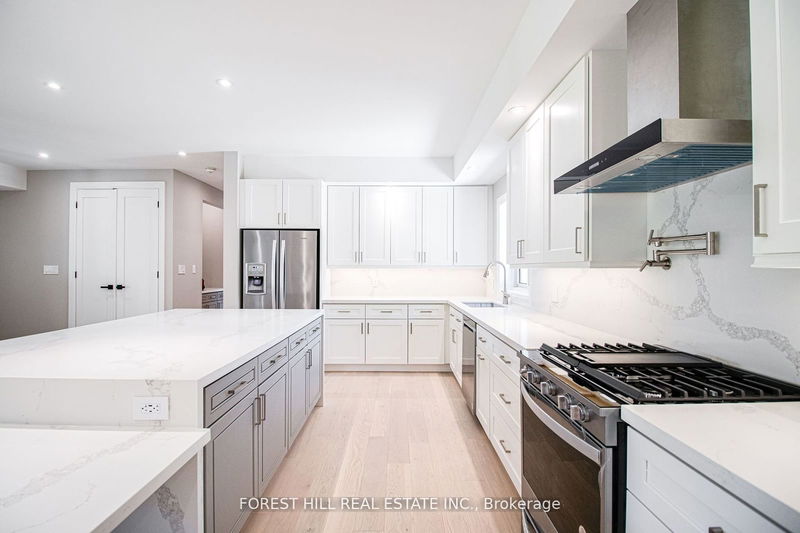 8 Paramount Crt  Toronto, M6M 2L4 | Image 3