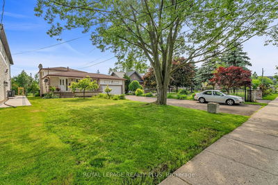 2440 Rosemary Dr  Mississauga, L5C 1X2 | Image 1