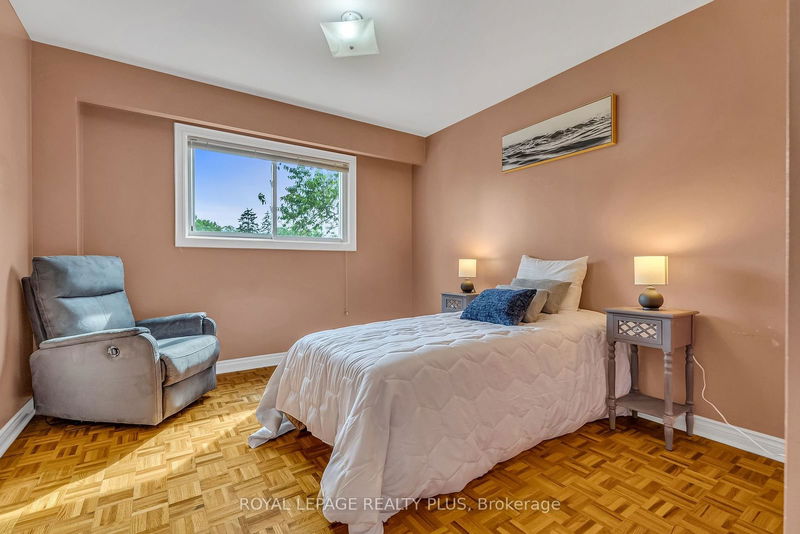 2440 Rosemary Dr  Mississauga, L5C 1X2 | Image 29