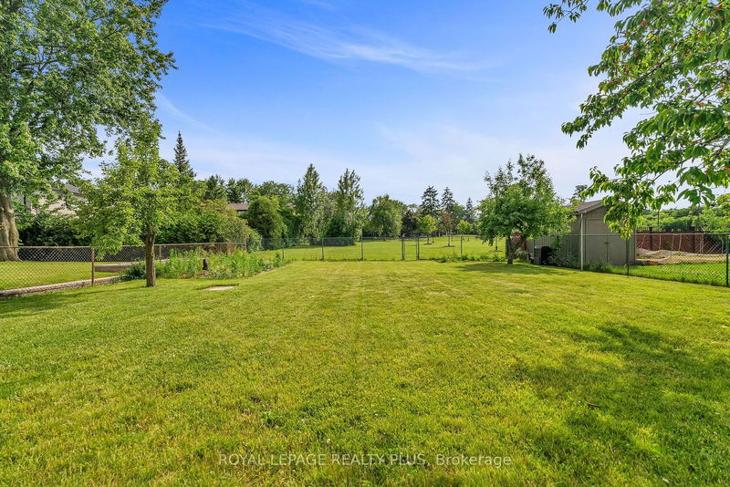 2440 Rosemary Dr  Mississauga, L5C 1X2 | Image 37