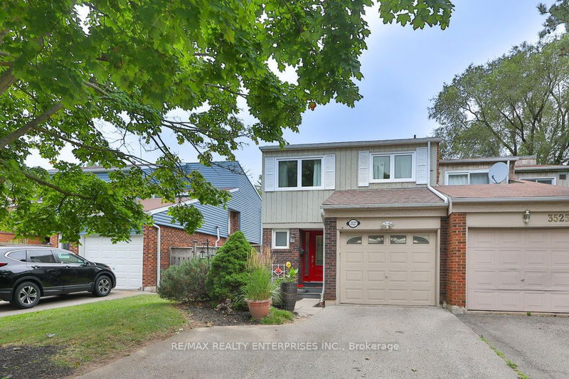 3527 Ash Row Cres  Mississauga, L5L 1K3 | Image 1