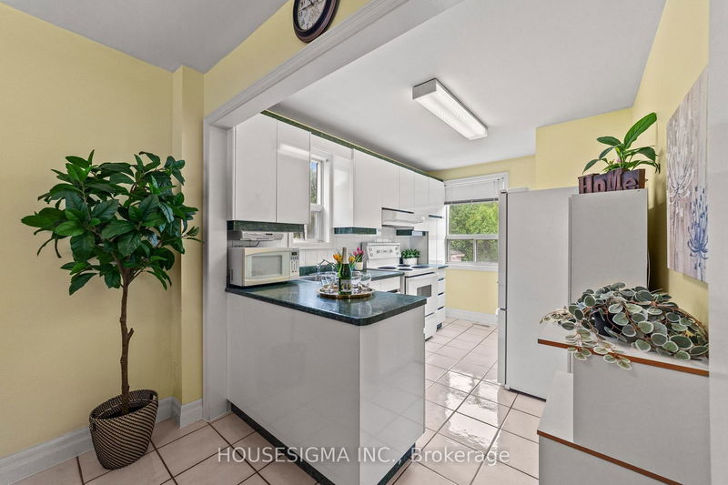 6 Ingleside Dr  Toronto, M3K 1V1 | Image 14