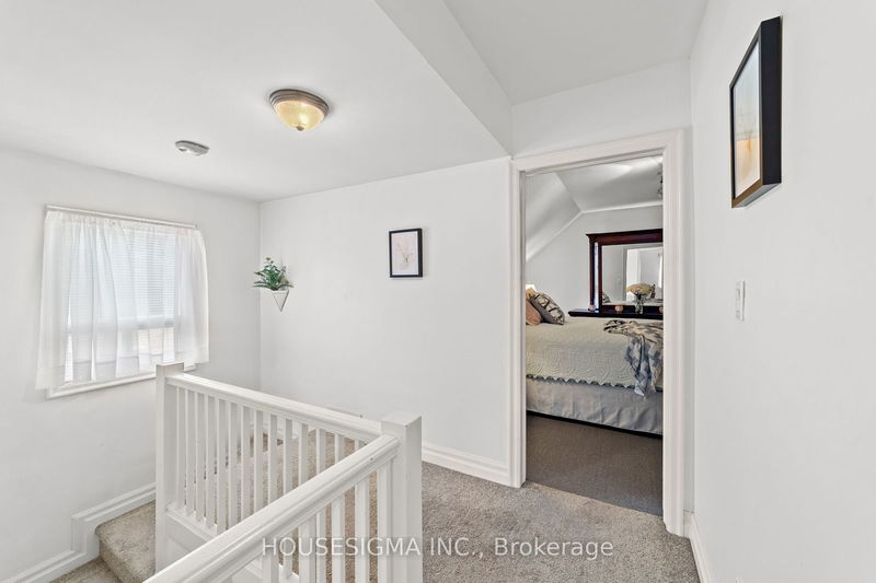 6 Ingleside Dr  Toronto, M3K 1V1 | Image 18