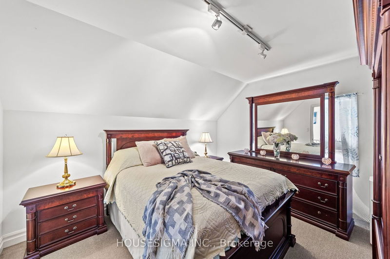 6 Ingleside Dr  Toronto, M3K 1V1 | Image 19