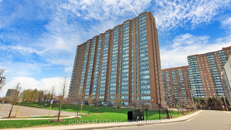  2015 - 115 Hillcrest Ave  Mississauga, L5B 3Y9 | Image 2