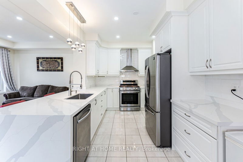 1 Facet St  Brampton, L7A 4S8 | Image 7