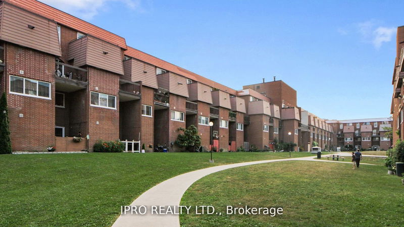  342 - 1395 Williamsport Dr  Mississauga, L4X 2T4 | Image 3