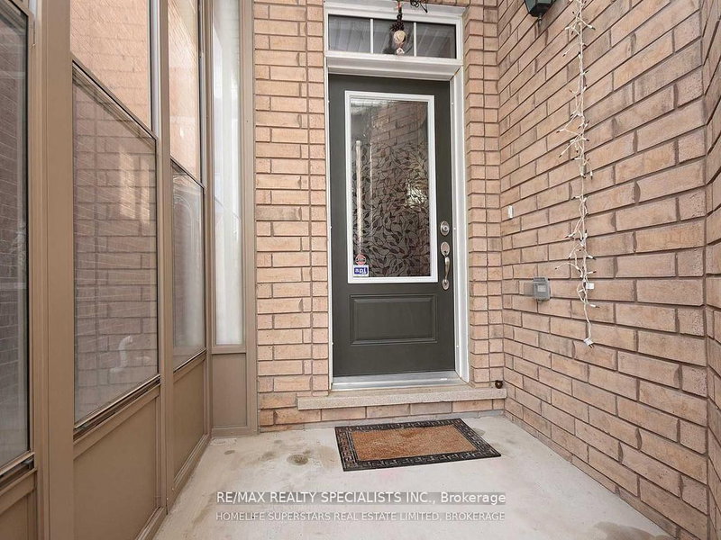 94 Robert Parkinson Dr, Brampton, L7A 0Z3 | Image 2