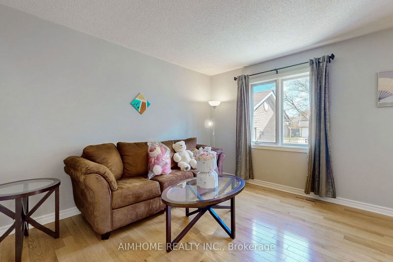 2502 Burnford Tr  Mississauga, L5M 5E4 | Image 5