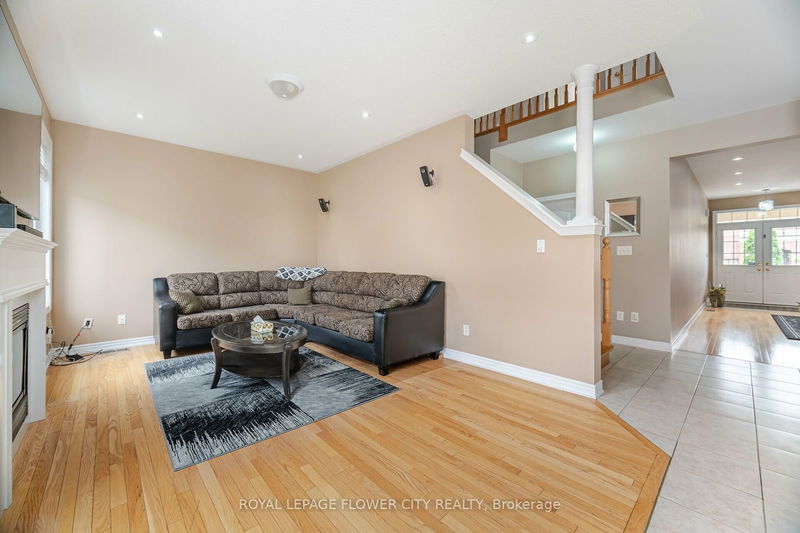 18 Openbay Gdns  Brampton, L6R 0V3 | Image 16